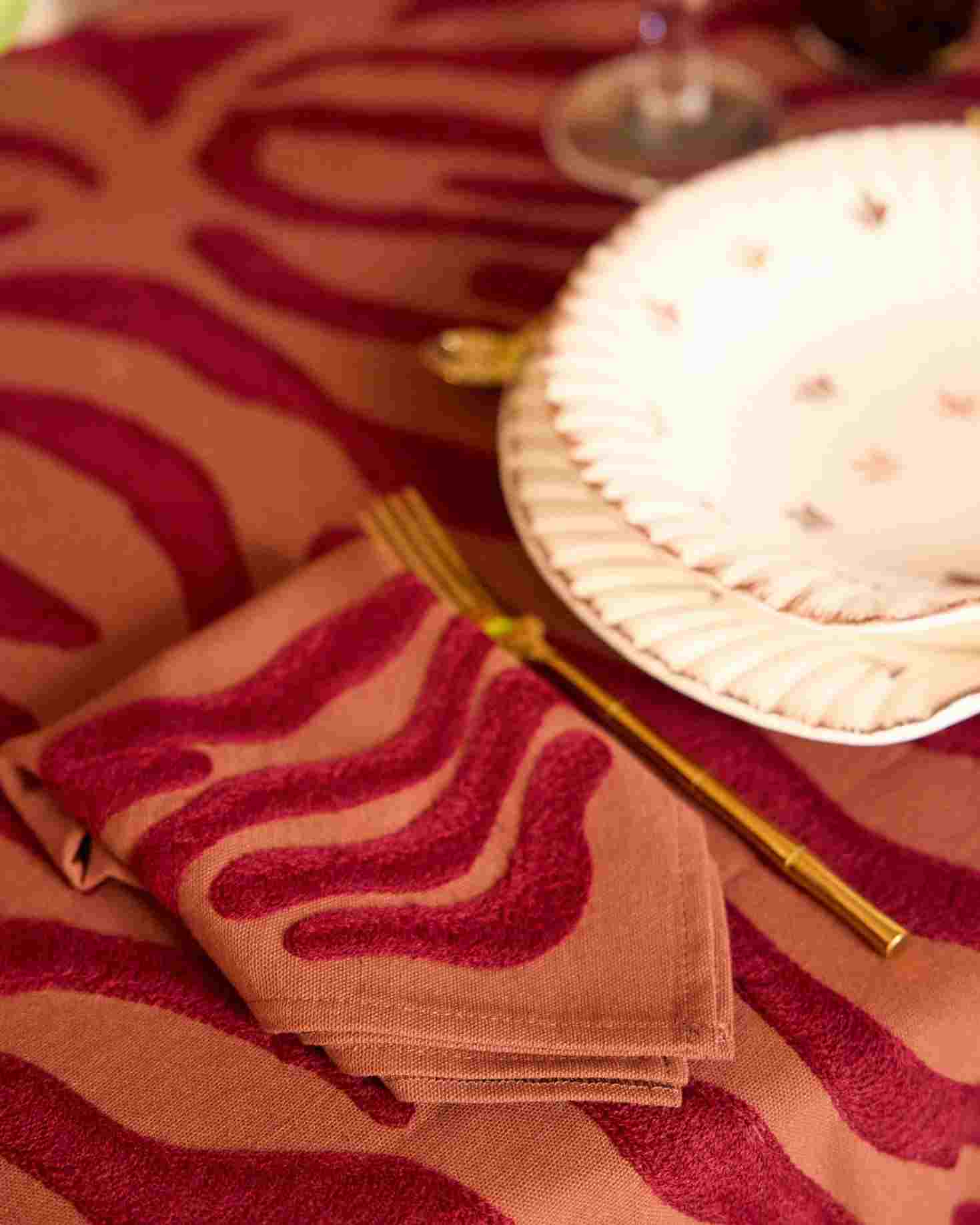 RECTANGULAR BRECA TABLECLOTH (red)
