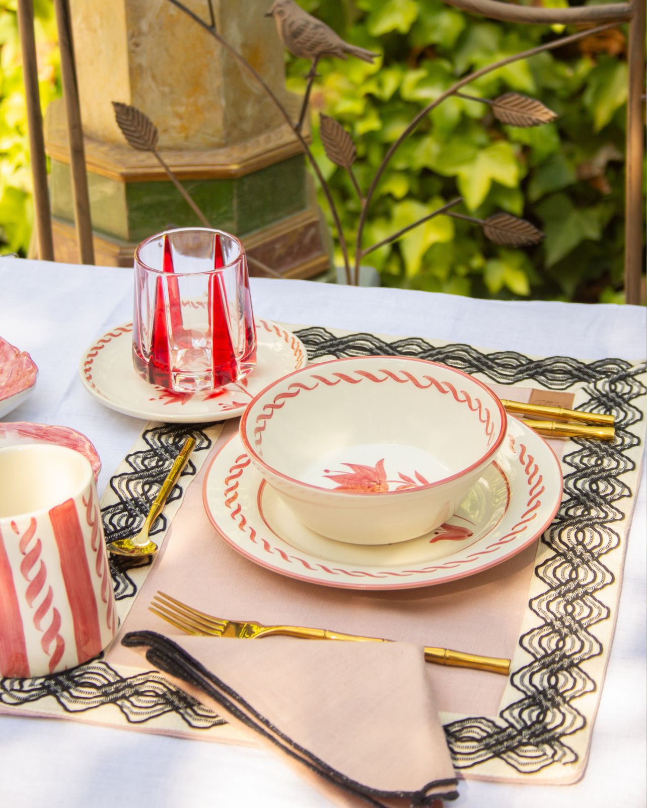 PINK PLACEMATS AND NAPKIN WITH BORDER