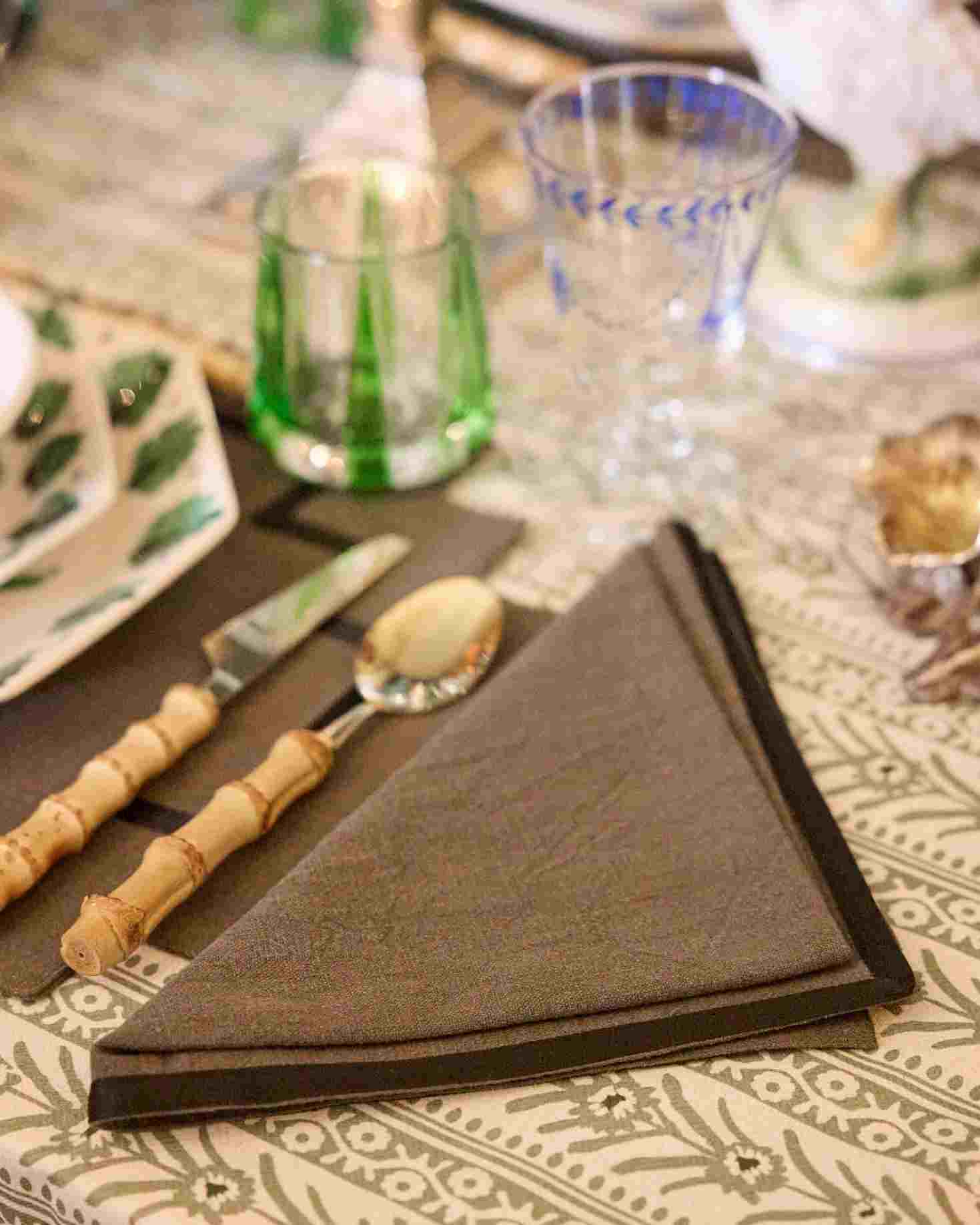 ICON PLACEMAT AND NAPKIN (green)