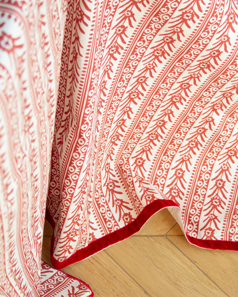MANTEL CUADRADO CASTAÑO (rojo)