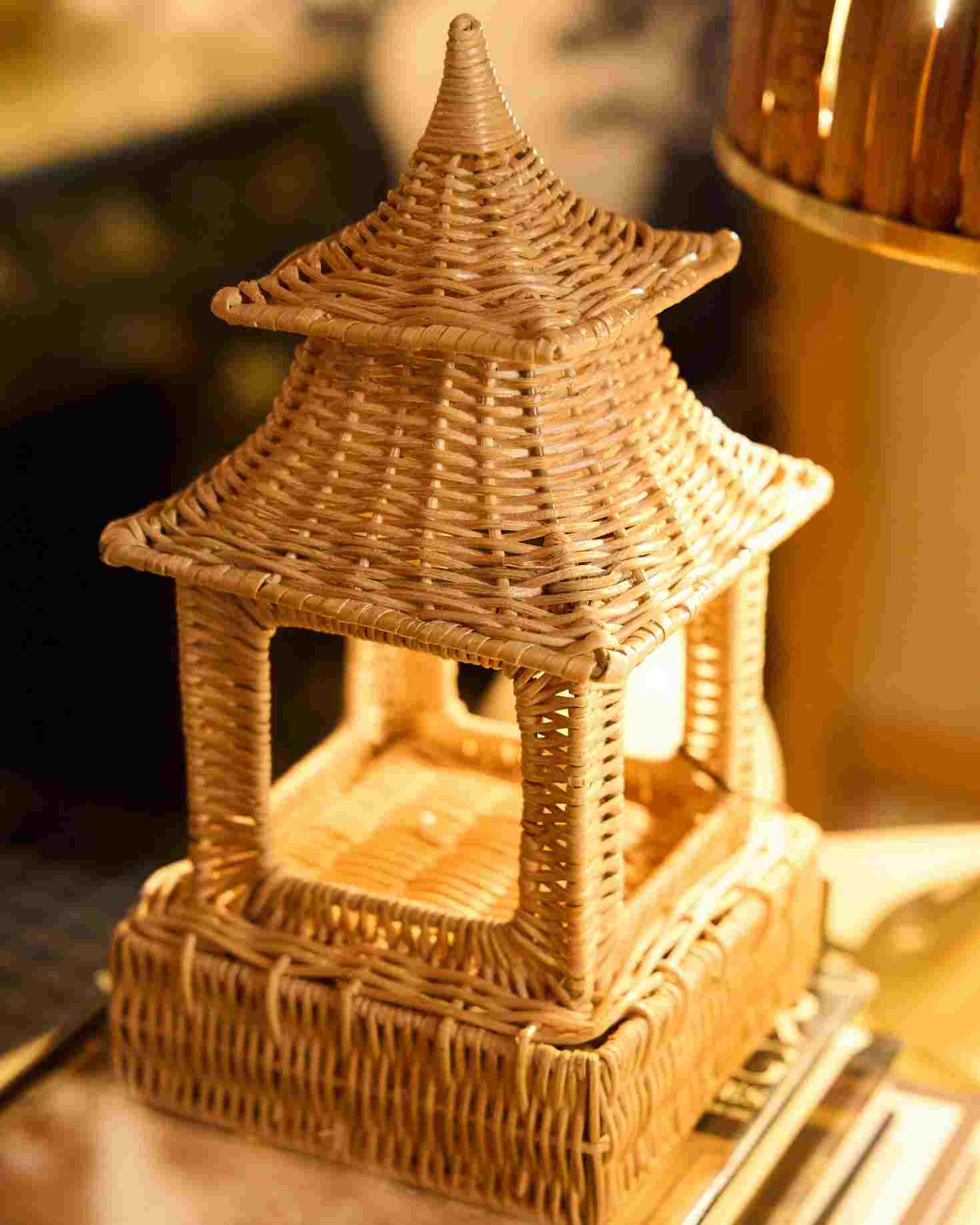 LARGE WICKER PAGODA