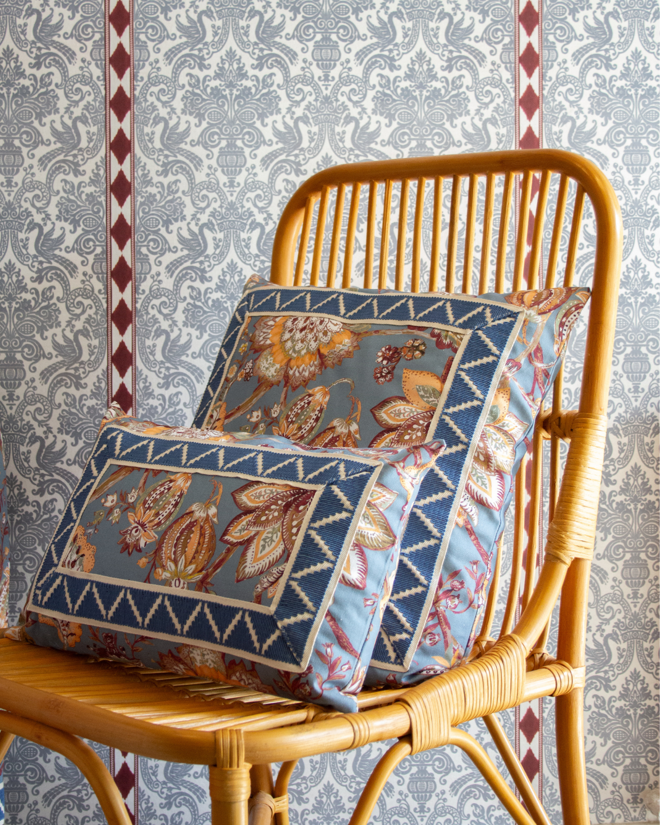 COJÍN BORGOÑA GRANDE (Azul)