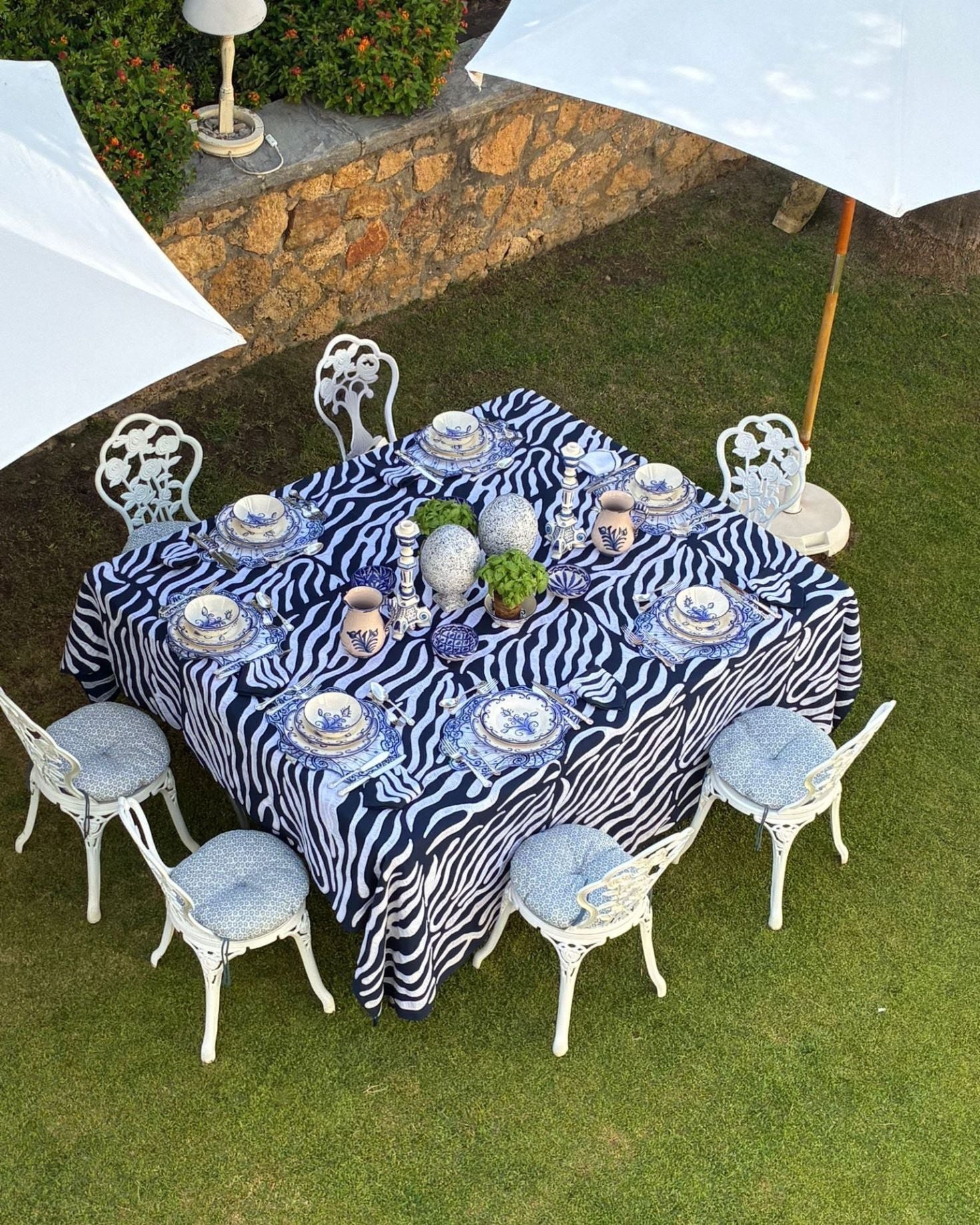 SET MANTEL Y SERVILLETAS CEBRA AZUL